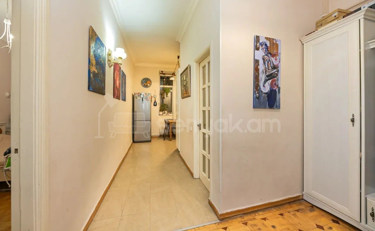 3 Սենյականոց Բնակարան Քարե Շենքում, 63քմ, 4/5 հարկ, Նորմալ Վիճակում