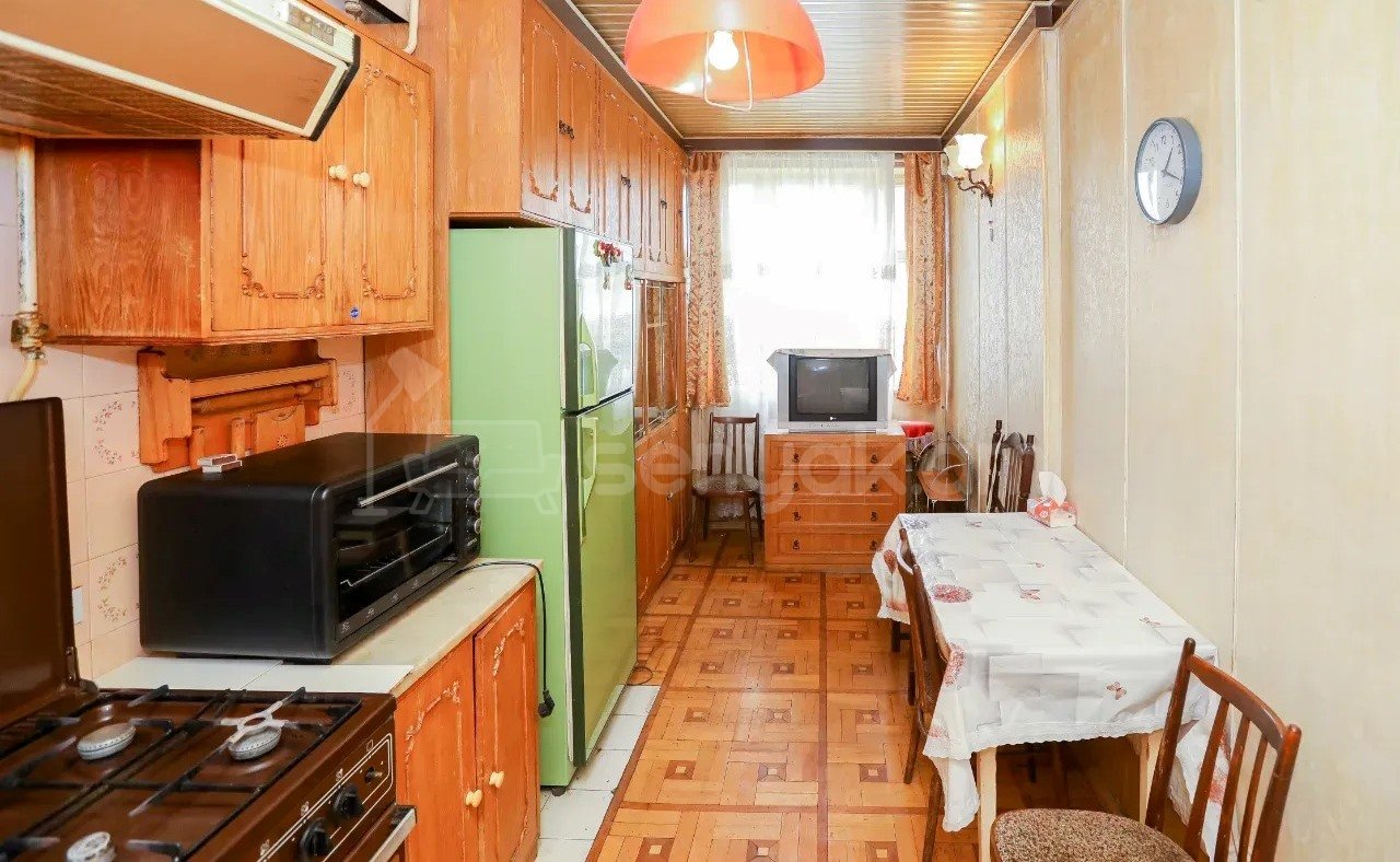3 Սենյականոց Բնակարան Քարե Շենքում, 73քմ, 6/7 հարկ, Նորմալ Վիճակում
