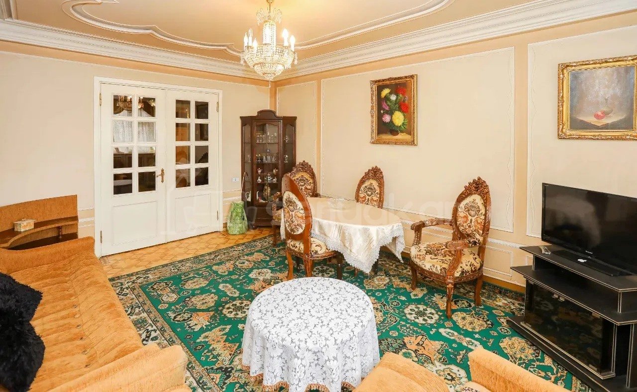 3 Սենյականոց Բնակարան Քարե Շենքում, 73քմ, 6/7 հարկ, Նորմալ Վիճակում