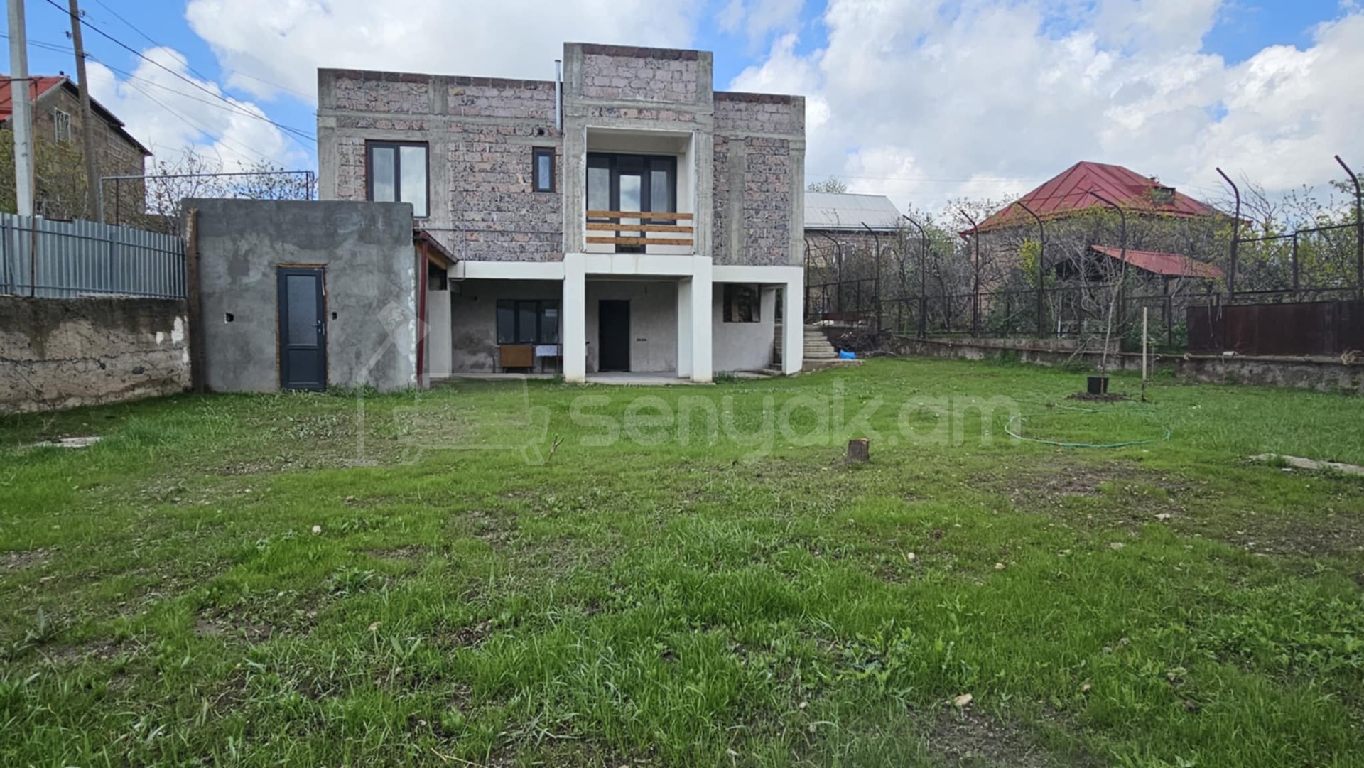 4 Սենյականոց Նորակառույց Ամառանոց, 90քմ
