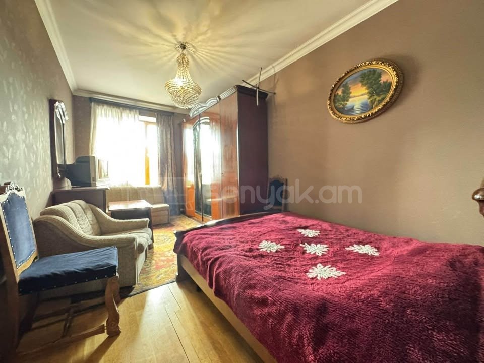 2 Սենյականոց Բնակարան Քարե Շենքում, 71քմ, 4/5 հարկ, Նորմալ Վիճակում