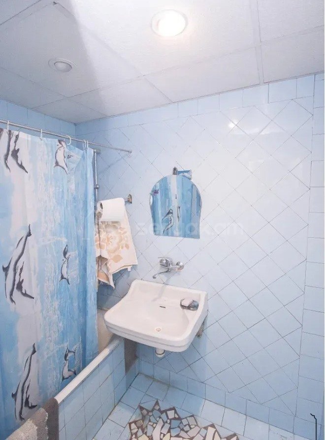 3 Սենյականոց Բնակարան Քարե Շենքում, 90քմ, 4/6 հարկ, Նորմալ Վիճակում