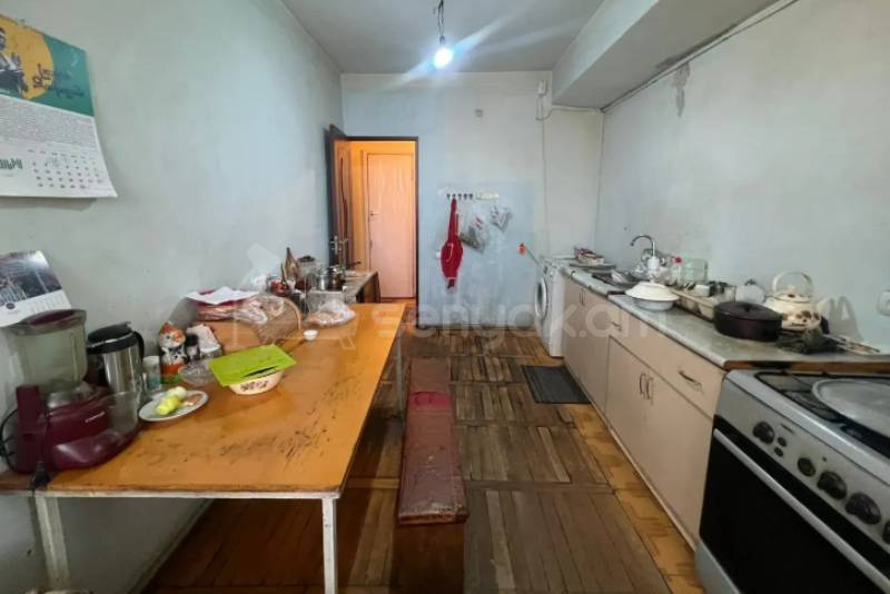 3 Սենյականոց Բնակարան, 98քմ, 8/14 հարկ, Պետական Վիճակում