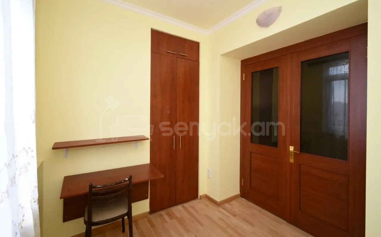 2 Սենյականոց Բնակարան Քարե Շենքում, 43քմ, 4/5 հարկ, Կապիտալ Վերանորոգված