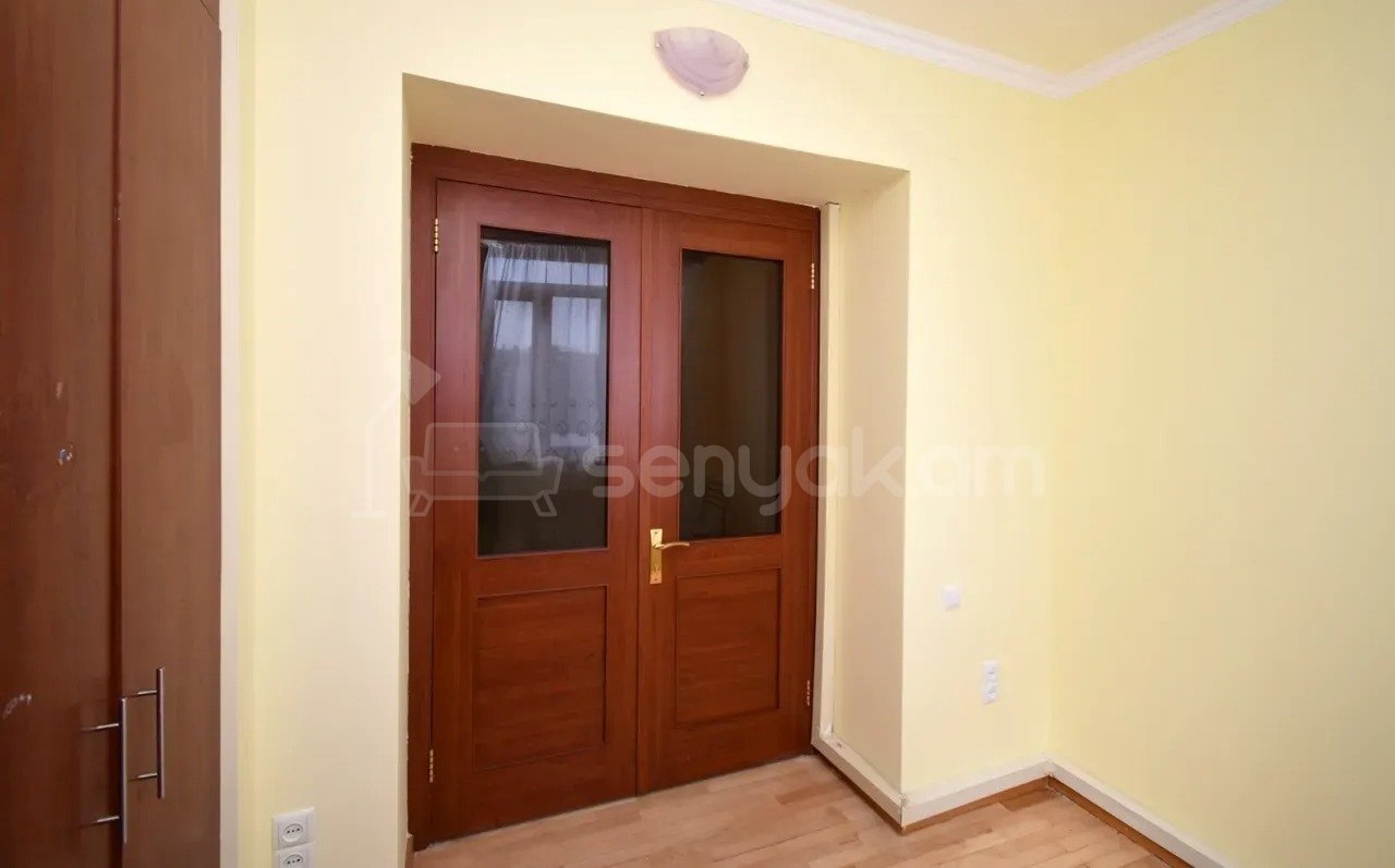 2 Սենյականոց Բնակարան Քարե Շենքում, 43քմ, 4/5 հարկ, Կապիտալ Վերանորոգված
