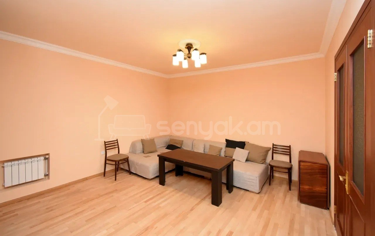 2 Սենյականոց Բնակարան Քարե Շենքում, 43քմ, 4/5 հարկ, Կապիտալ Վերանորոգված