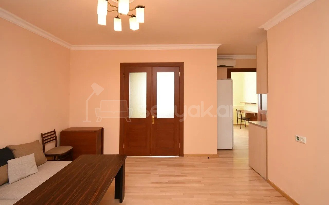 2 Սենյականոց Բնակարան Քարե Շենքում, 43քմ, 4/5 հարկ, Կապիտալ Վերանորոգված