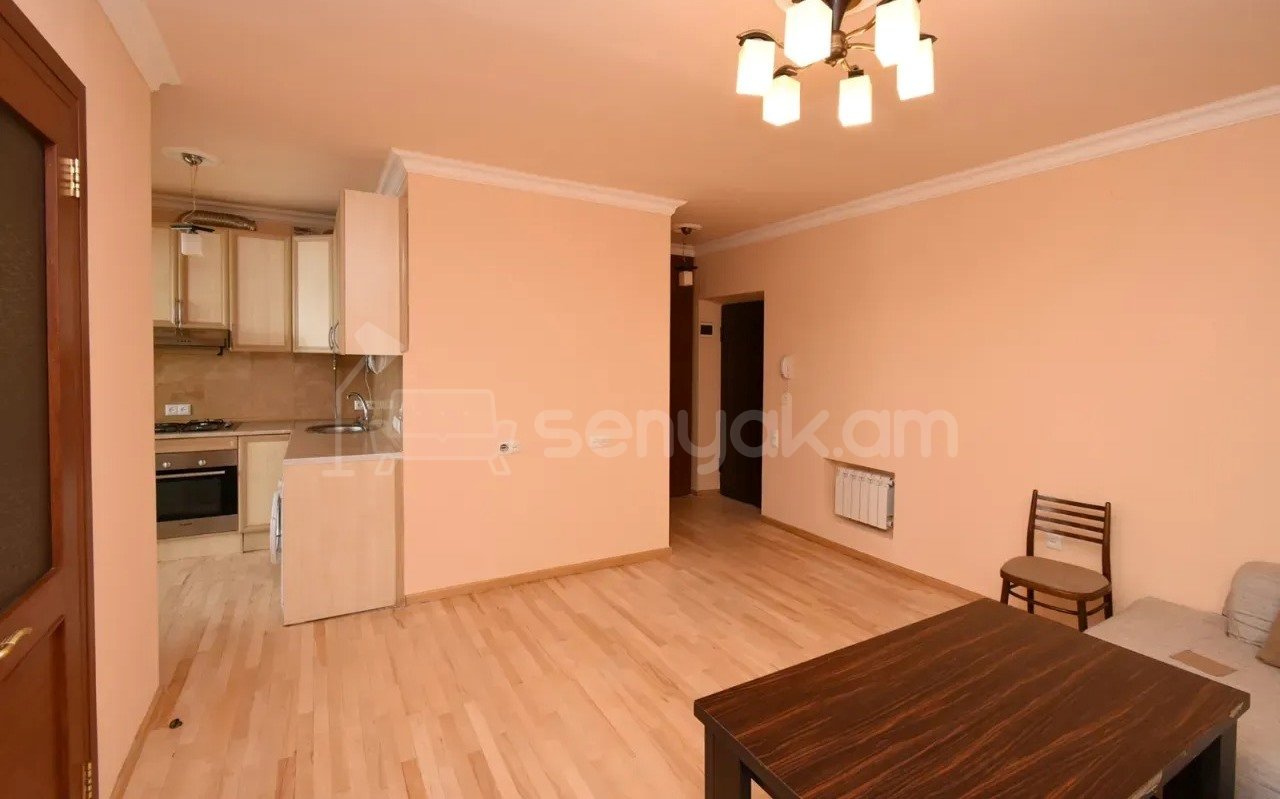 2 Սենյականոց Բնակարան Քարե Շենքում, 43քմ, 4/5 հարկ, Կապիտալ Վերանորոգված