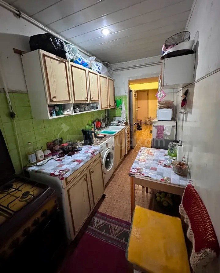 2 Սենյականոց Բնակարան Քարե Շենքում, 68քմ, 2/5 հարկ, Նորմալ Վիճակում