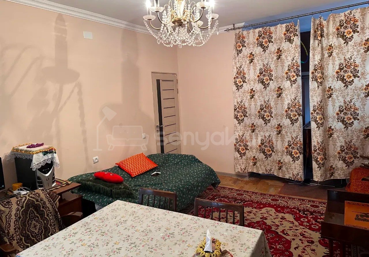 2 Սենյականոց Բնակարան Քարե Շենքում, 68քմ, 2/5 հարկ, Նորմալ Վիճակում