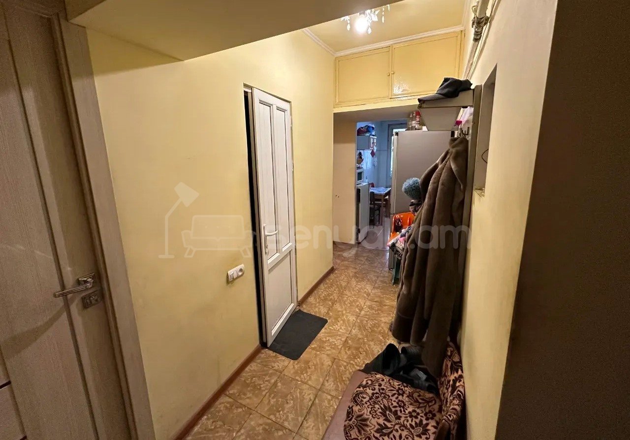 2 Սենյականոց Բնակարան Քարե Շենքում, 68քմ, 2/5 հարկ, Նորմալ Վիճակում