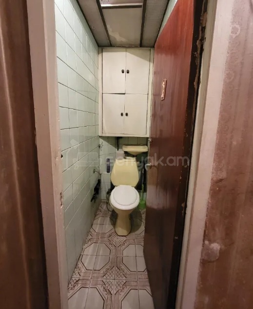 3 Սենյականոց Բնակարան Քարե Շենքում, 76քմ, 4/5 հարկ, Պետական Վիճակում