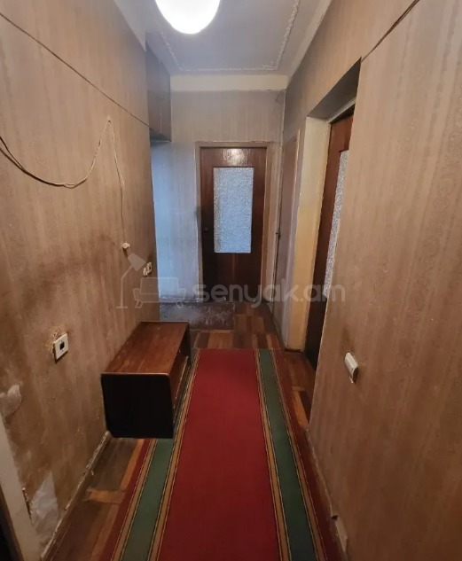 3 Սենյականոց Բնակարան Քարե Շենքում, 76քմ, 4/5 հարկ, Պետական Վիճակում