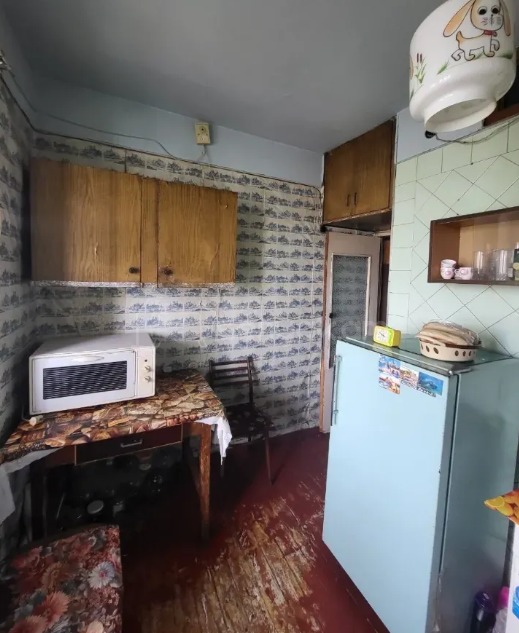 3 Սենյականոց Բնակարան Քարե Շենքում, 76քմ, 4/5 հարկ, Պետական Վիճակում