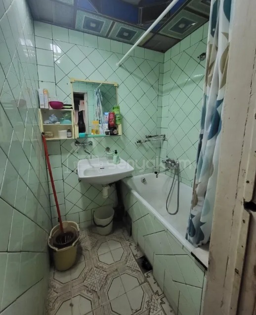 3 Սենյականոց Բնակարան Քարե Շենքում, 76քմ, 4/5 հարկ, Պետական Վիճակում