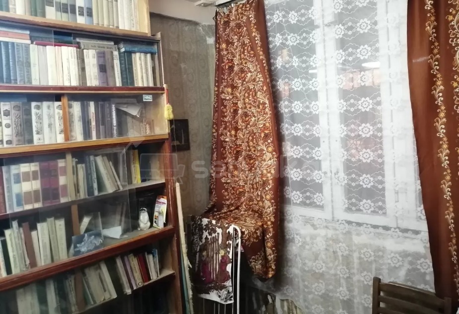 3 Սենյականոց Բնակարան Քարե Շենքում, 76քմ, 4/5 հարկ, Պետական Վիճակում