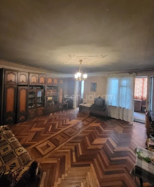 3 Սենյականոց Բնակարան Քարե Շենքում, 76քմ, 4/5 հարկ, Պետական Վիճակում