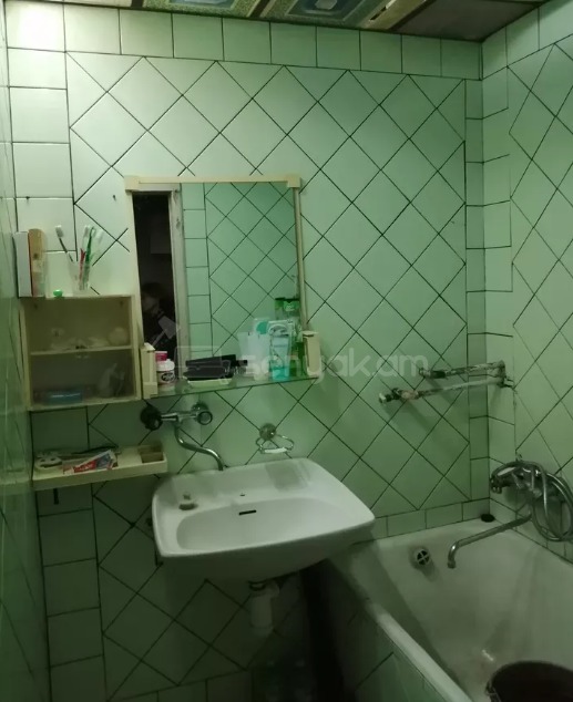 3 Սենյականոց Բնակարան Քարե Շենքում, 76քմ, 4/5 հարկ, Պետական Վիճակում