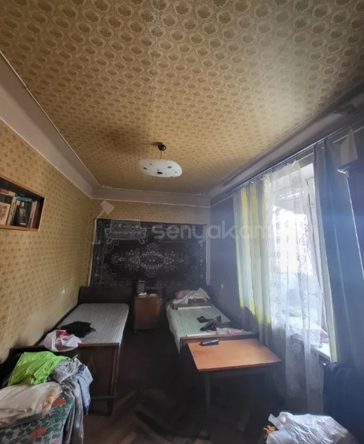 3 Սենյականոց Բնակարան Քարե Շենքում, 76քմ, 4/5 հարկ, Պետական Վիճակում