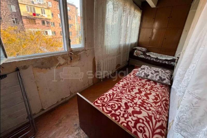 2 Սենյականոց Բնակարան Քարե Շենքում, 55քմ, 4/5 հարկ, Պետական Վիճակում