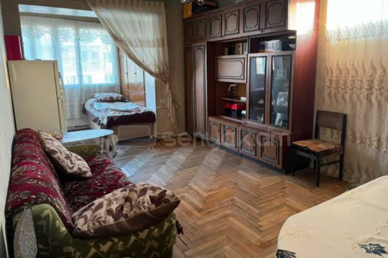 2 Սենյականոց Բնակարան Քարե Շենքում, 55քմ, 4/5 հարկ, Պետական Վիճակում