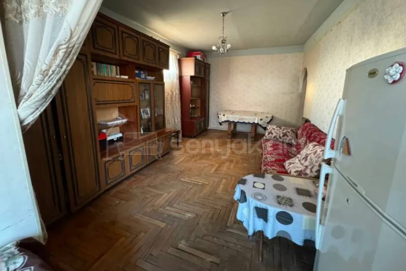 2 Սենյականոց Բնակարան Քարե Շենքում, 55քմ, 4/5 հարկ, Պետական Վիճակում