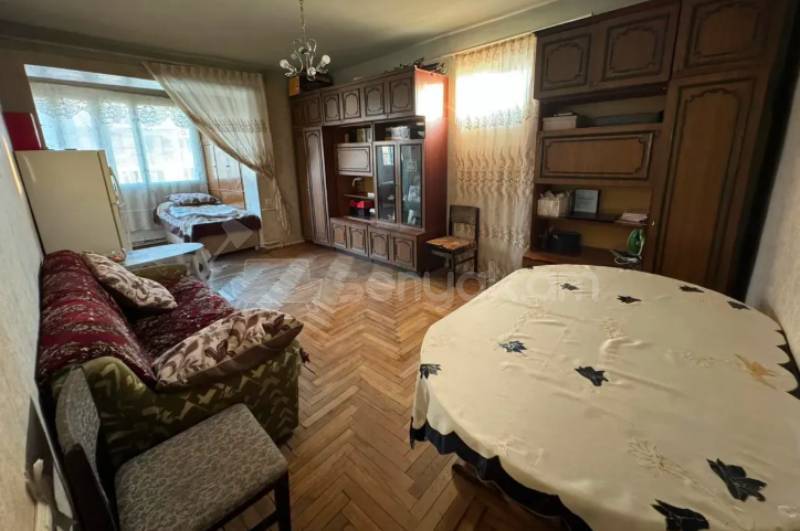 2 Սենյականոց Բնակարան Քարե Շենքում, 55քմ, 4/5 հարկ, Պետական Վիճակում