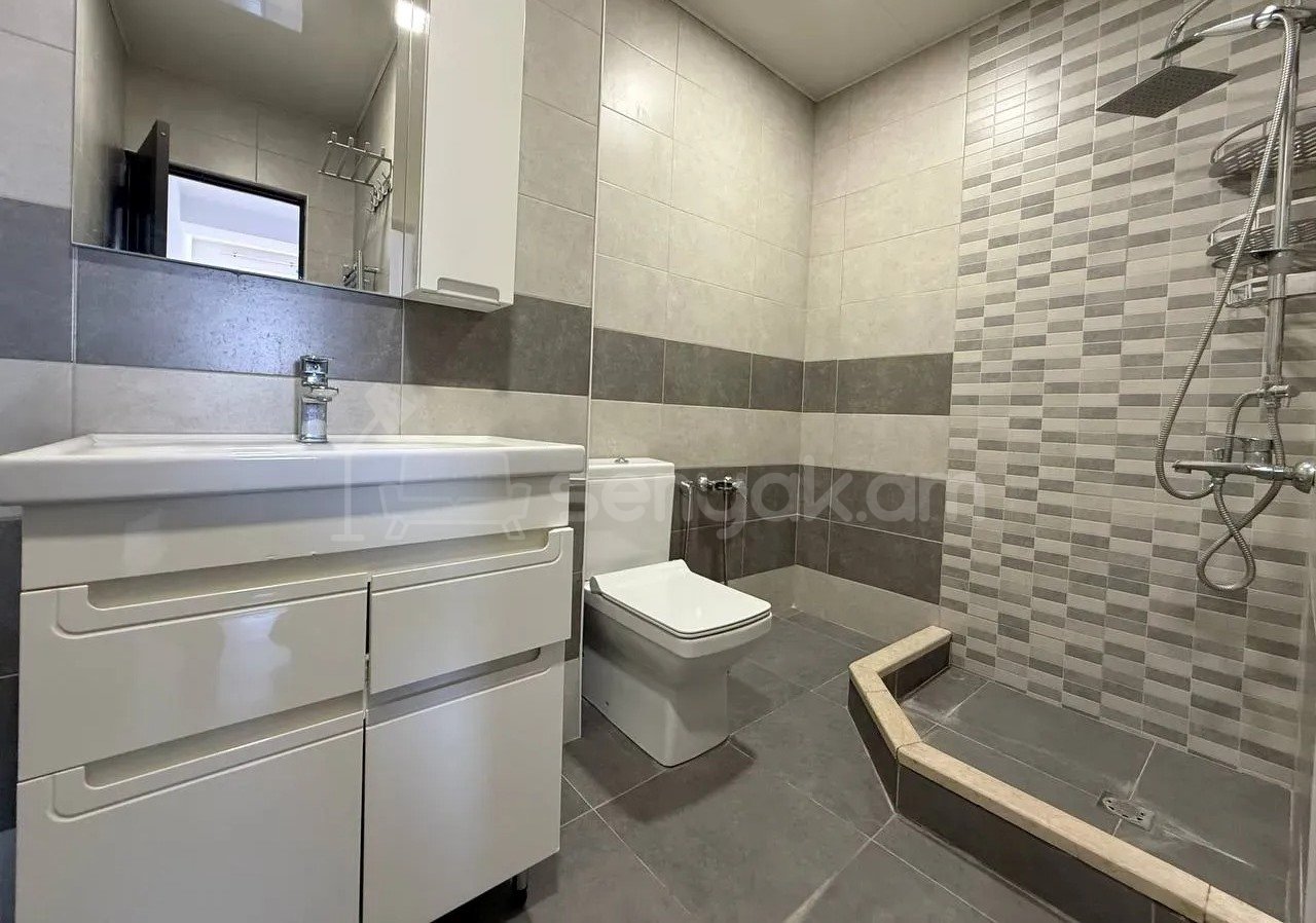 4 Սենյականոց Բնակարան Նորակառույցում, 210քմ, 12/12 հարկ, Կապիտալ Վերանորոգված