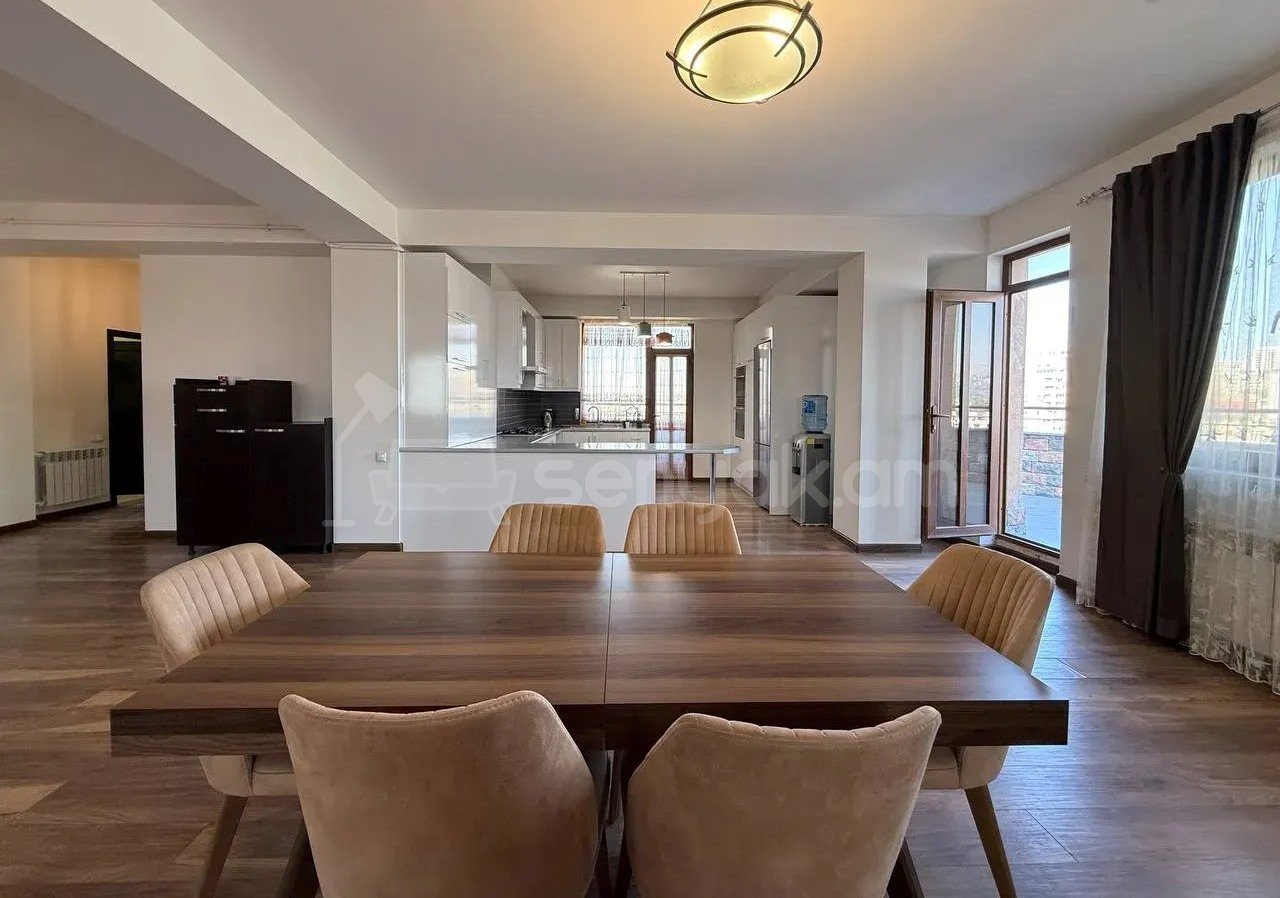 4 Սենյականոց Բնակարան Նորակառույցում, 210քմ, 12/12 հարկ, Կապիտալ Վերանորոգված