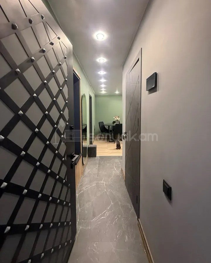 3 Սենյականոց Բնակարան, 55քմ, 3/4 հարկ, Դիզայներական Վերանորոգված