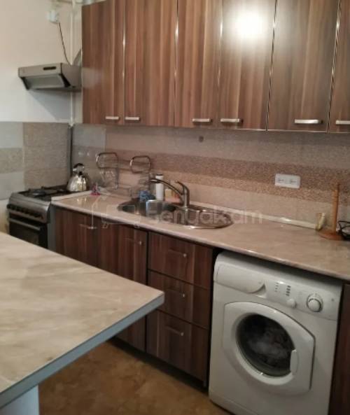 2 Սենյականոց Բնակարան Քարե Շենքում, 48քմ, 5/5 հարկ, Կապիտալ Վերանորոգված
