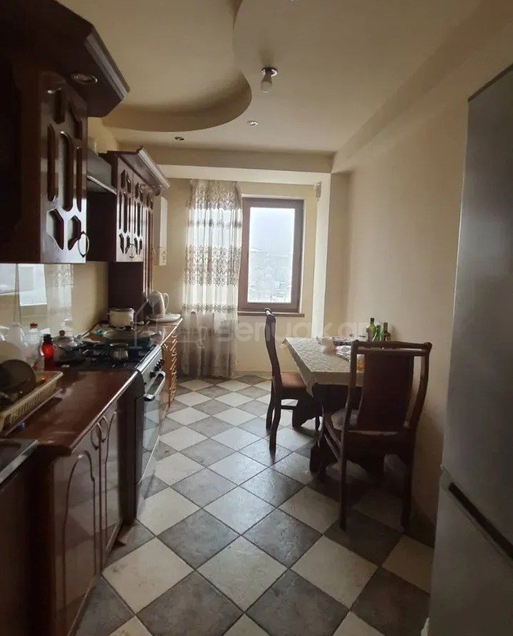 3 Սենյականոց Բնակարան, 87քմ, 8/14 հարկ, Նորմալ Վիճակում