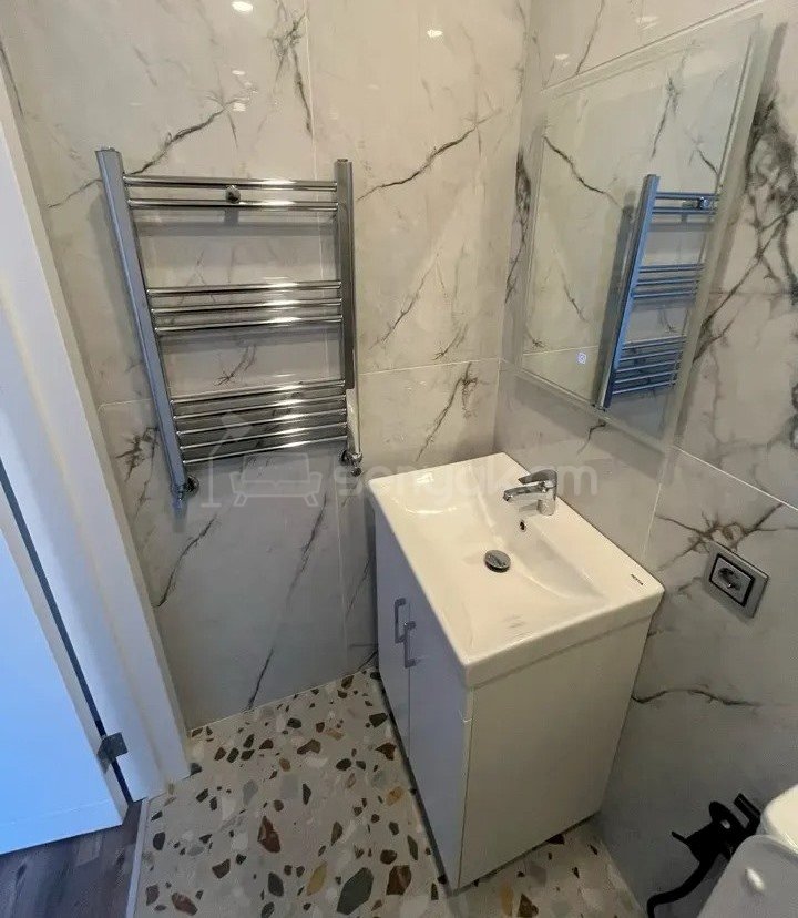2 Սենյականոց Բնակարան Քարե Շենքում, 43քմ, 3/3 հարկ, Կապիտալ Վերանորոգված
