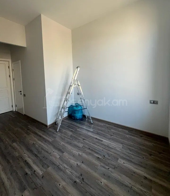 2 Սենյականոց Բնակարան Քարե Շենքում, 43քմ, 3/3 հարկ, Կապիտալ Վերանորոգված