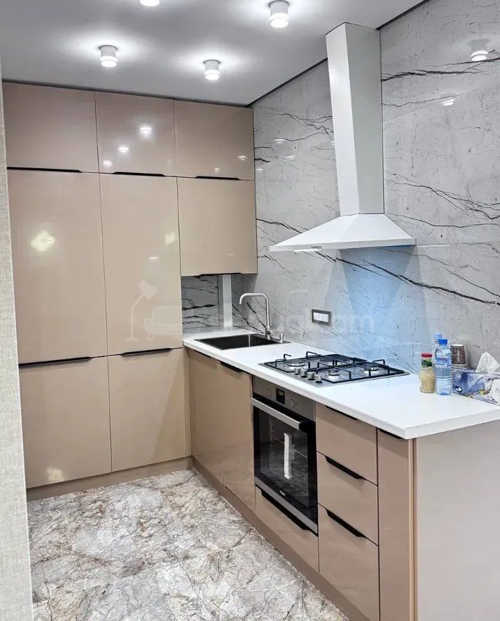 2 Սենյականոց Բնակարան Քարե Շենքում, 43քմ, 4/5 հարկ, Կապիտալ Վերանորոգված