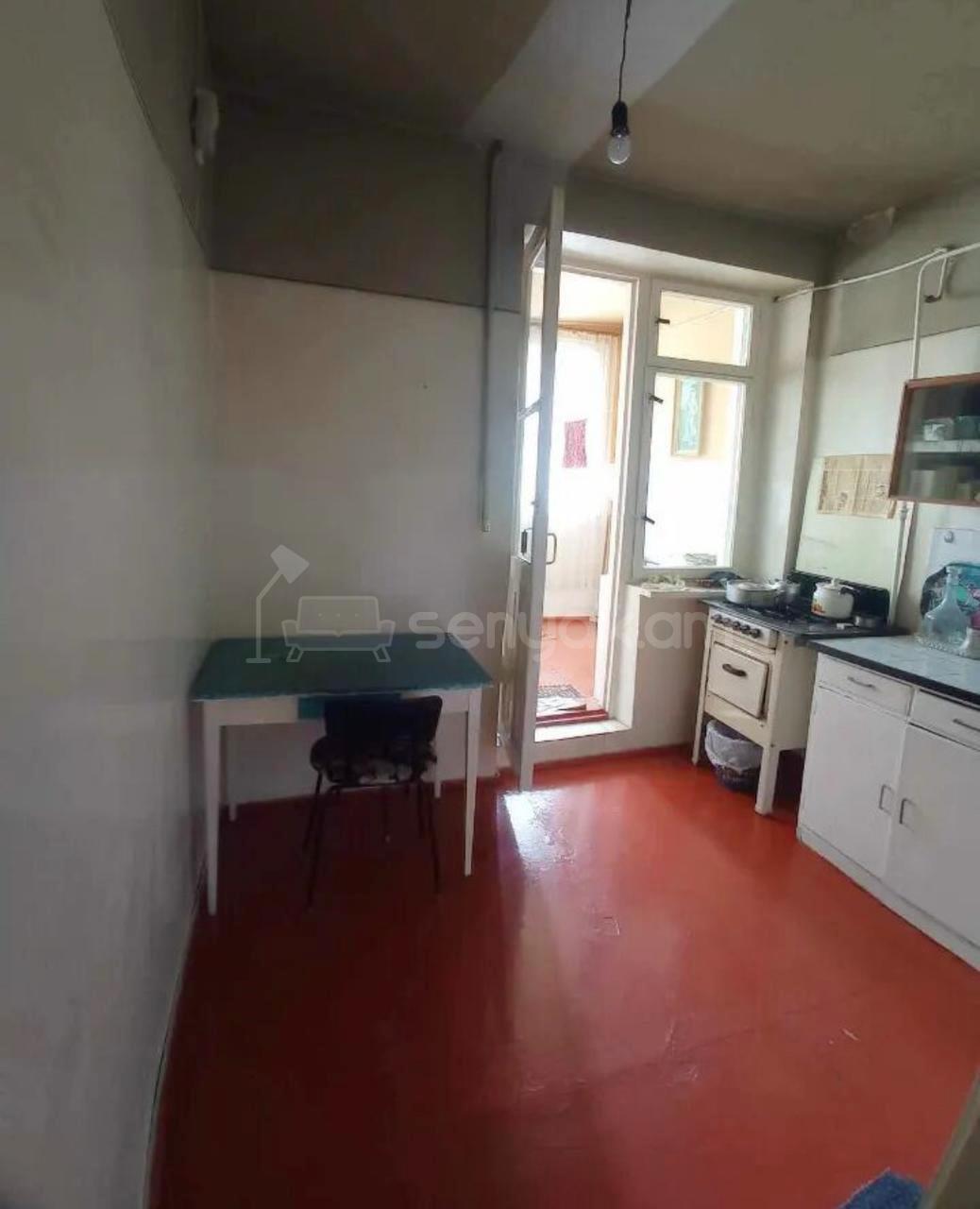 3 Սենյականոց Բնակարան Քարե Շենքում, 65քմ, 5/5 հարկ, Կոսմետիկ Վերանորոգված