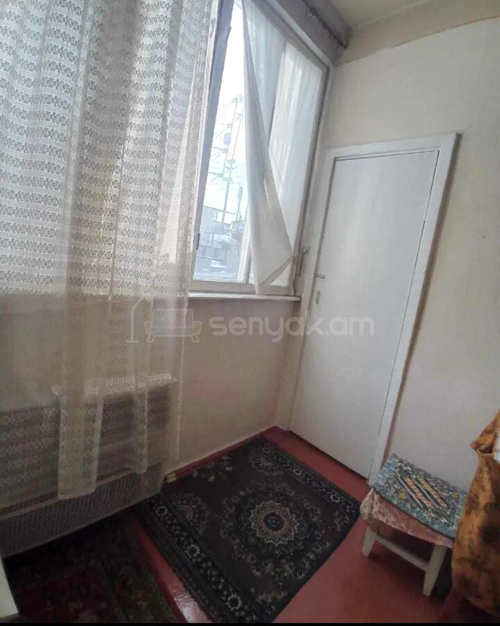 3 Սենյականոց Բնակարան Քարե Շենքում, 65քմ, 5/5 հարկ, Կոսմետիկ Վերանորոգված
