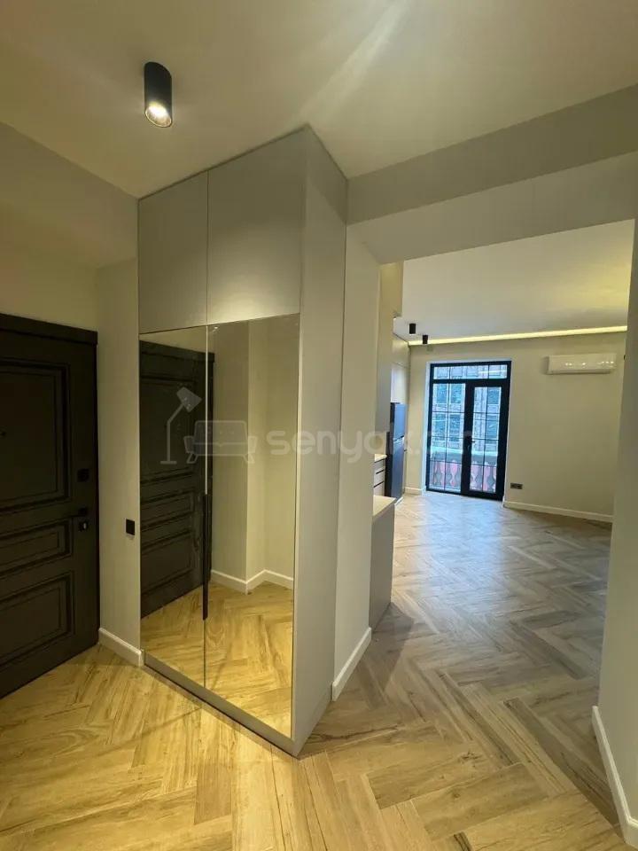 3 Սենյականոց Բնակարան Քարե Շենքում, 80քմ, 3/4 հարկ, Կապիտալ Վերանորոգված
