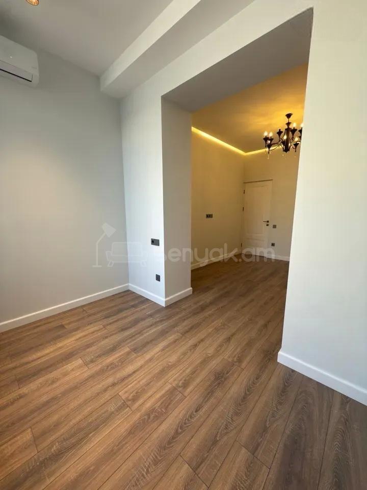 3 Սենյականոց Բնակարան Քարե Շենքում, 80քմ, 3/4 հարկ, Կապիտալ Վերանորոգված