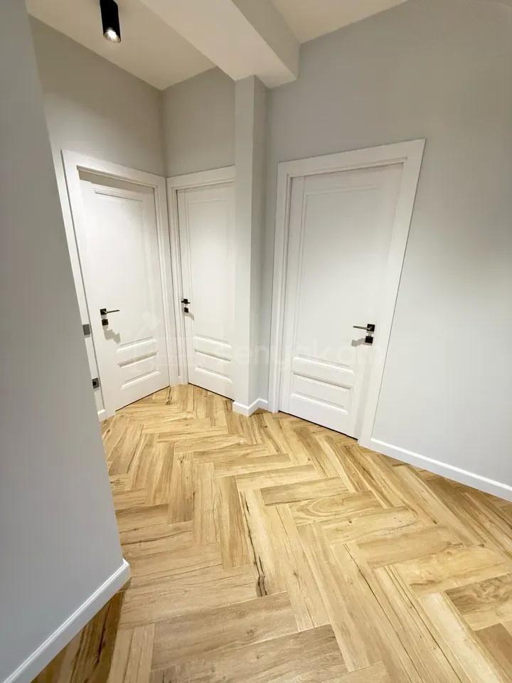 3 Սենյականոց Բնակարան Քարե Շենքում, 80քմ, 3/4 հարկ, Կապիտալ Վերանորոգված