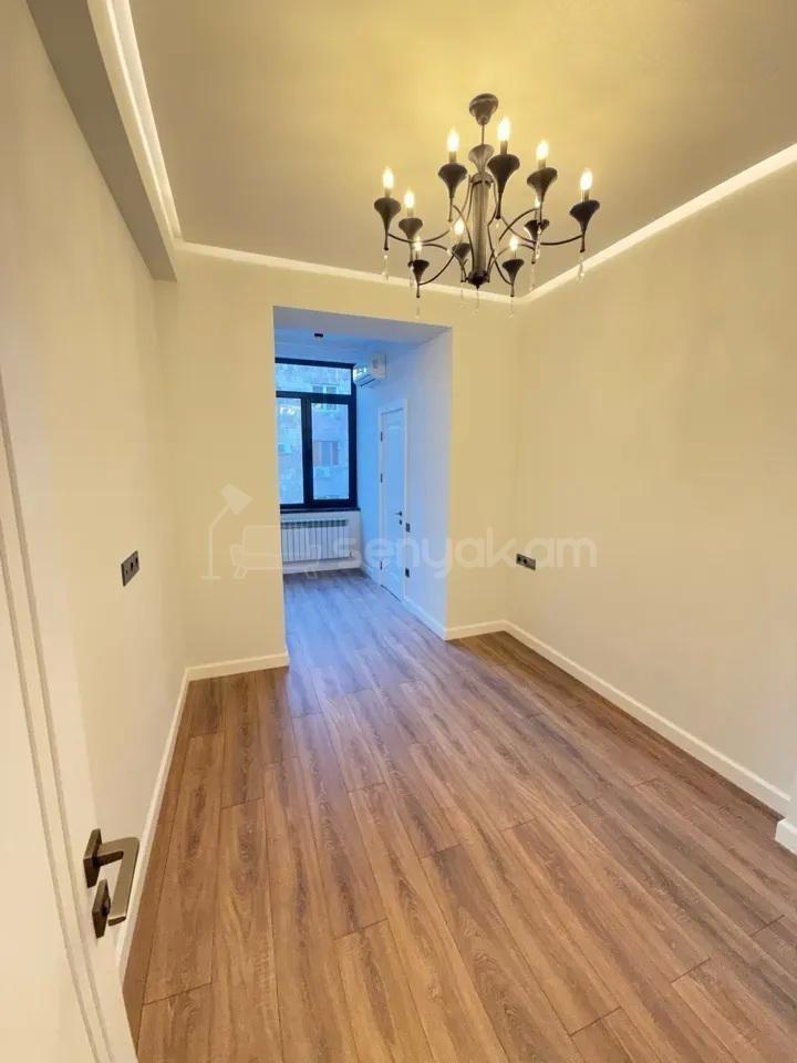 3 Սենյականոց Բնակարան Քարե Շենքում, 80քմ, 3/4 հարկ, Կապիտալ Վերանորոգված
