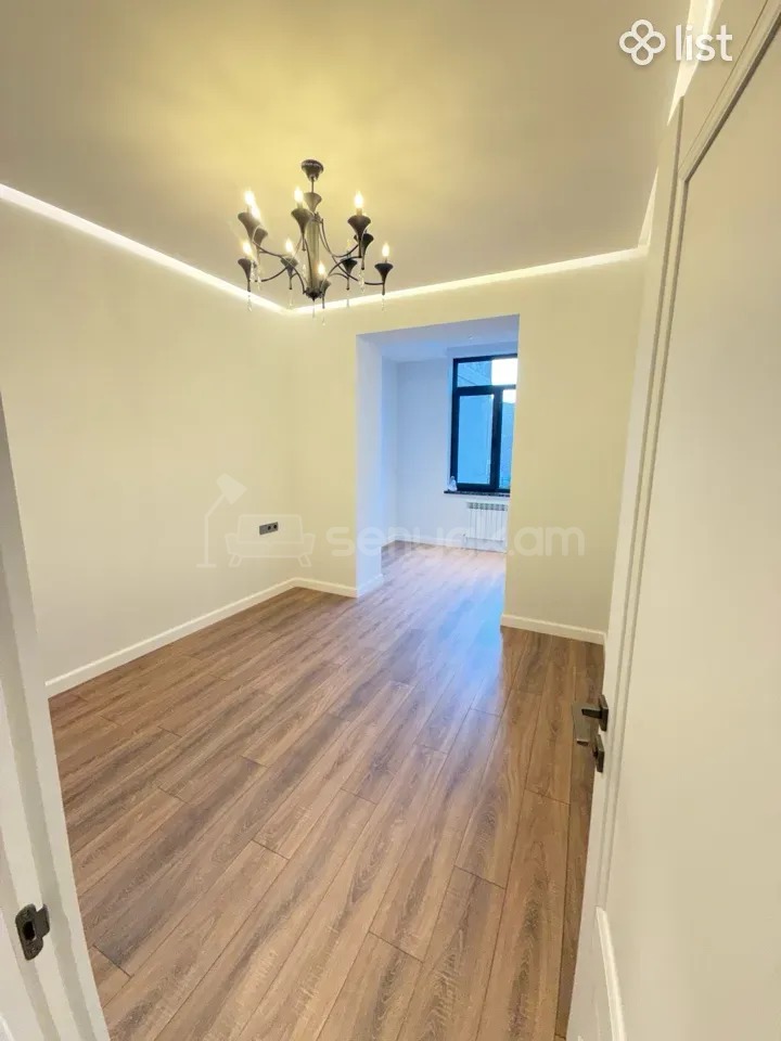 3 Սենյականոց Բնակարան Քարե Շենքում, 80քմ, 3/4 հարկ, Կապիտալ Վերանորոգված