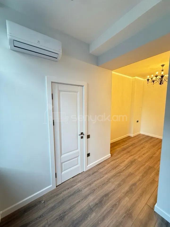 3 Սենյականոց Բնակարան Քարե Շենքում, 80քմ, 3/4 հարկ, Կապիտալ Վերանորոգված