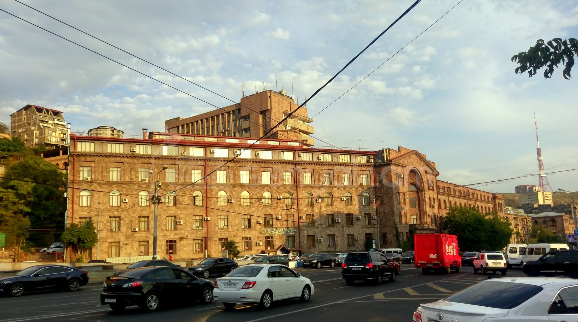 3 Սենյականոց Բնակարան Քարե Շենքում, 50քմ, 4/4 հարկ, Պետական Վիճակում
