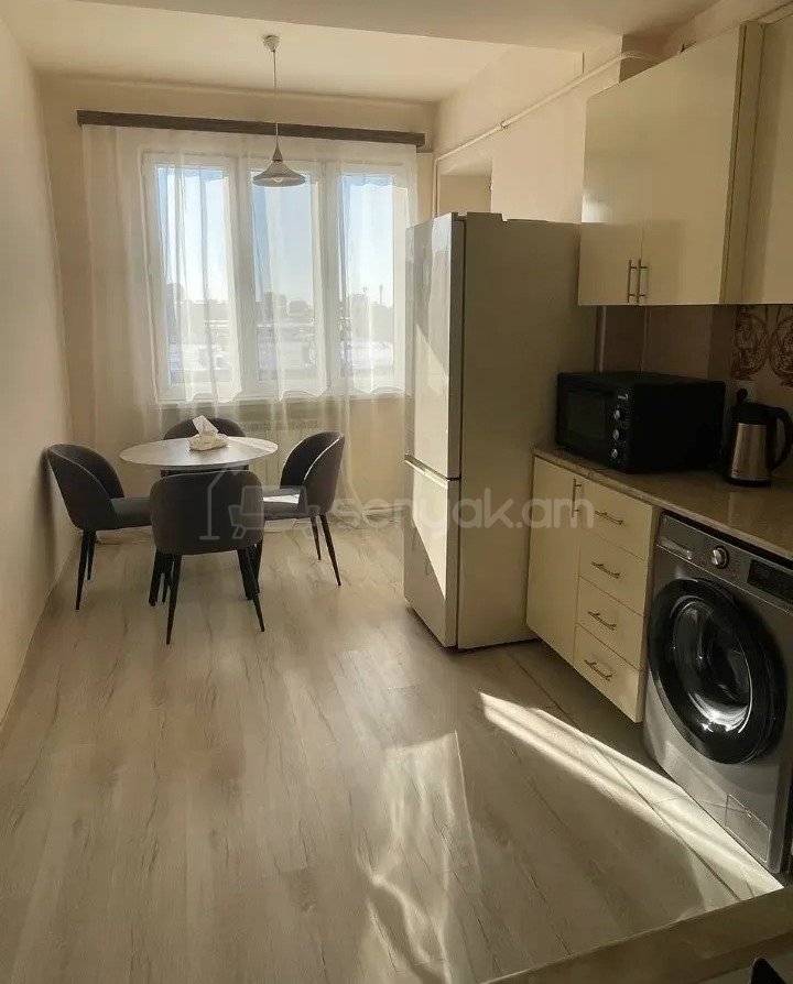 3 Սենյականոց Բնակարան, 72քմ, 9/9 հարկ, Կապիտալ Վերանորոգված