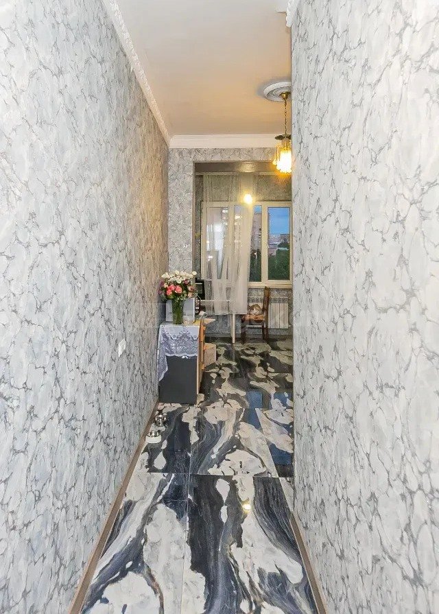 2 Սենյականոց Բնակարան Քարե Շենքում, 65քմ, 3/4 հարկ, Կապիտալ Վերանորոգված