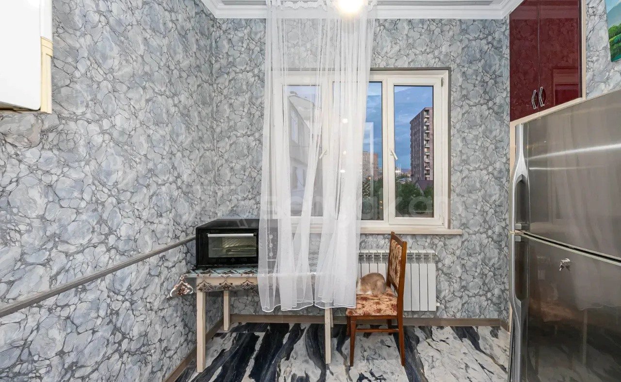 2 Սենյականոց Բնակարան Քարե Շենքում, 65քմ, 3/4 հարկ, Կապիտալ Վերանորոգված