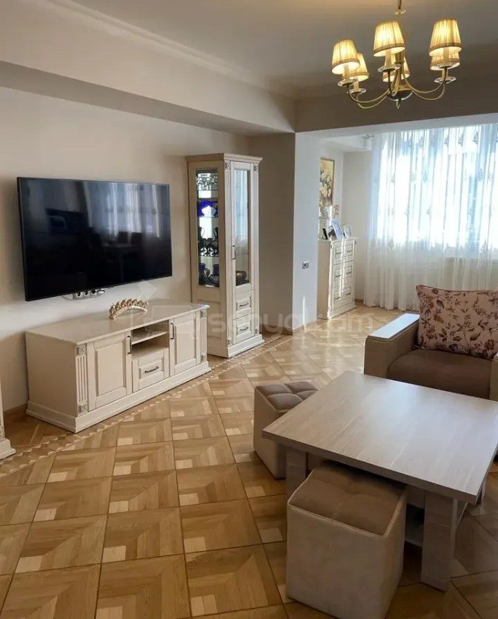 3 Սենյականոց Բնակարան, 92քմ, 5/9 հարկ, Կապիտալ Վերանորոգված