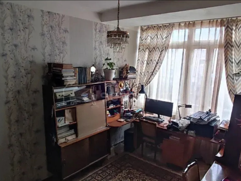 3 Սենյականոց Բնակարան, 85քմ, 9/10 հարկ, Պետական Վիճակում