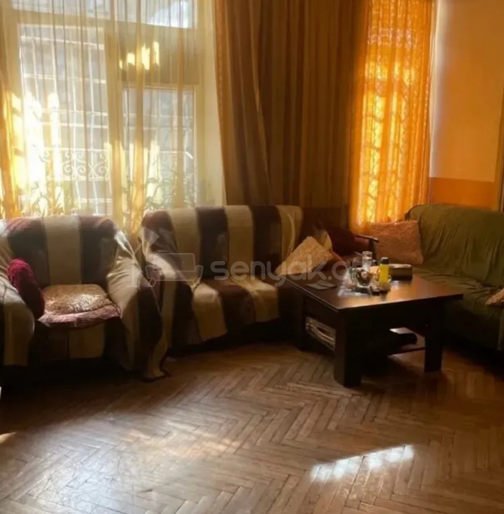 2 Սենյականոց Բնակարան Քարե Շենքում, 96քմ, 1/4 հարկ, Պետական Վիճակում